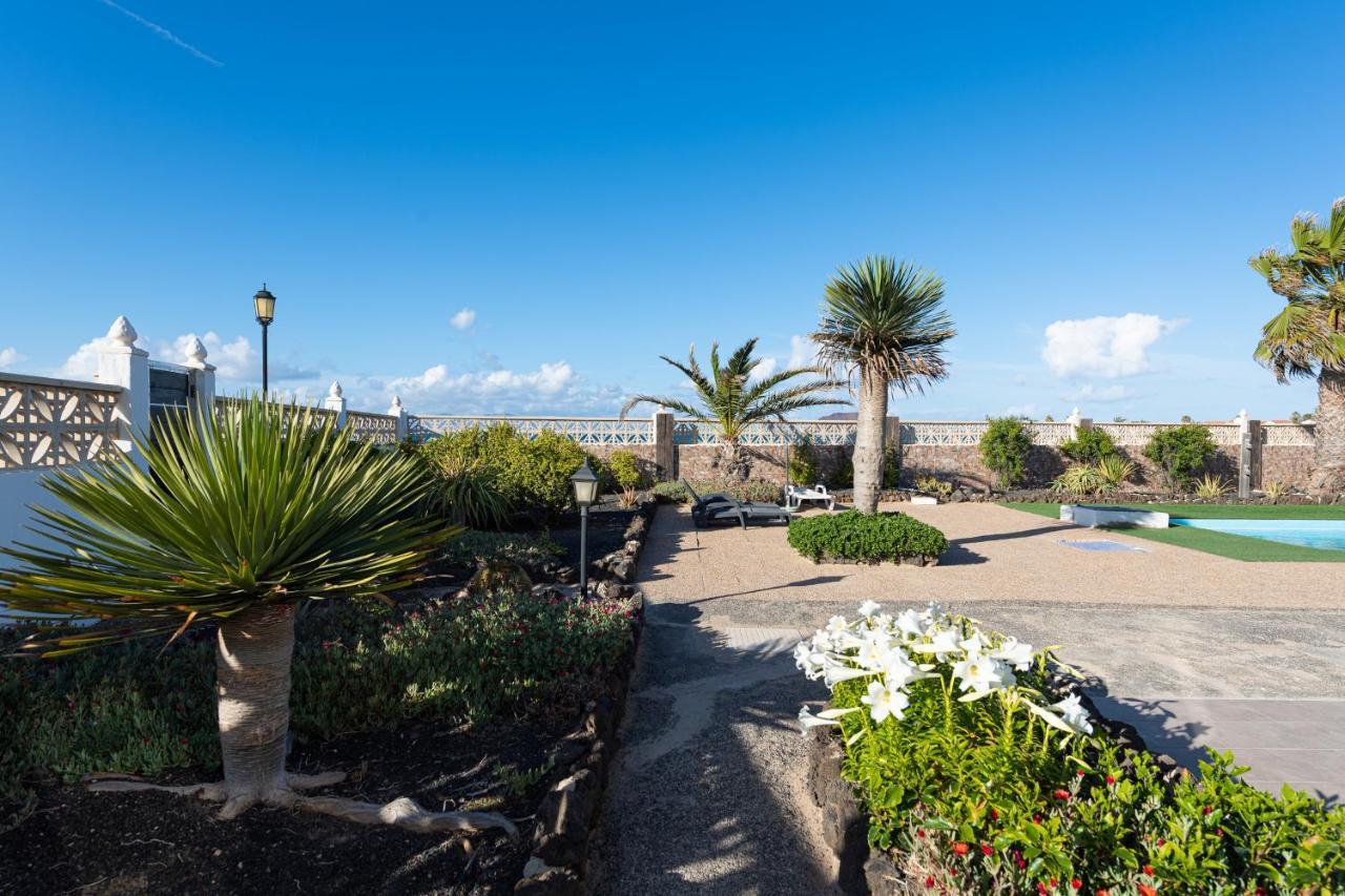 Homeforguest Apartment With Pool And Terrace 1 Min From The Beach Corralejo Exterior photo